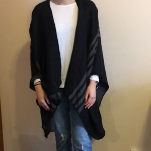 Never worn BB Dakota Open Poncho